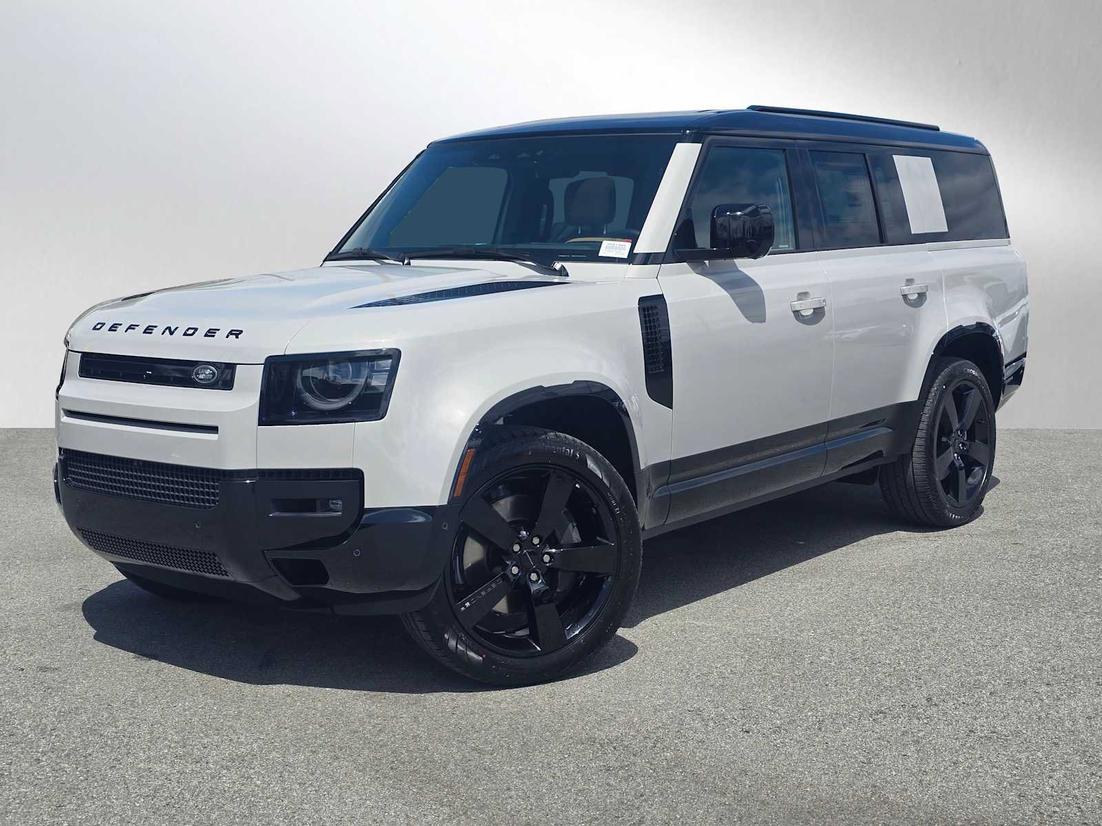 New 2026 Land Rover Defender 130 X-Dynamic SE AWD/4WD image 1