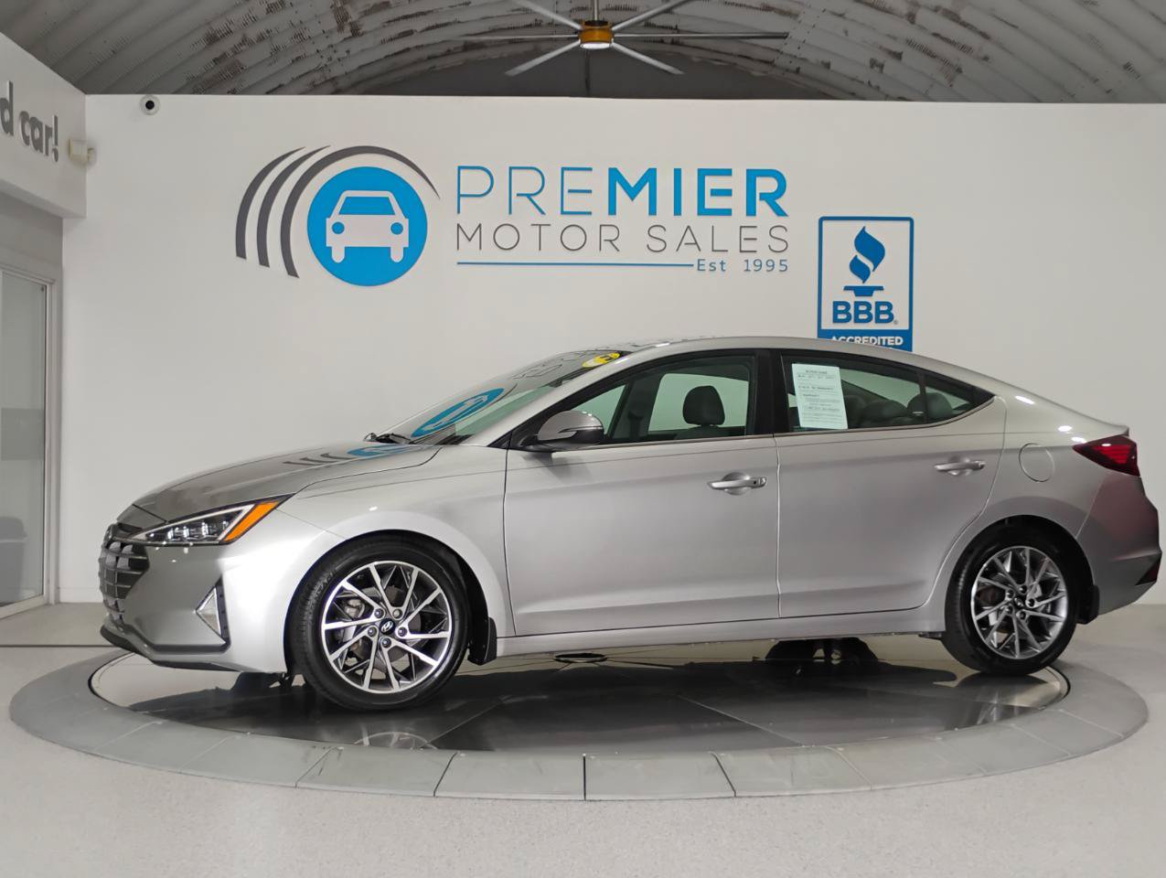 Used 2020 Hyundai Elantra Limited FWD image 2
