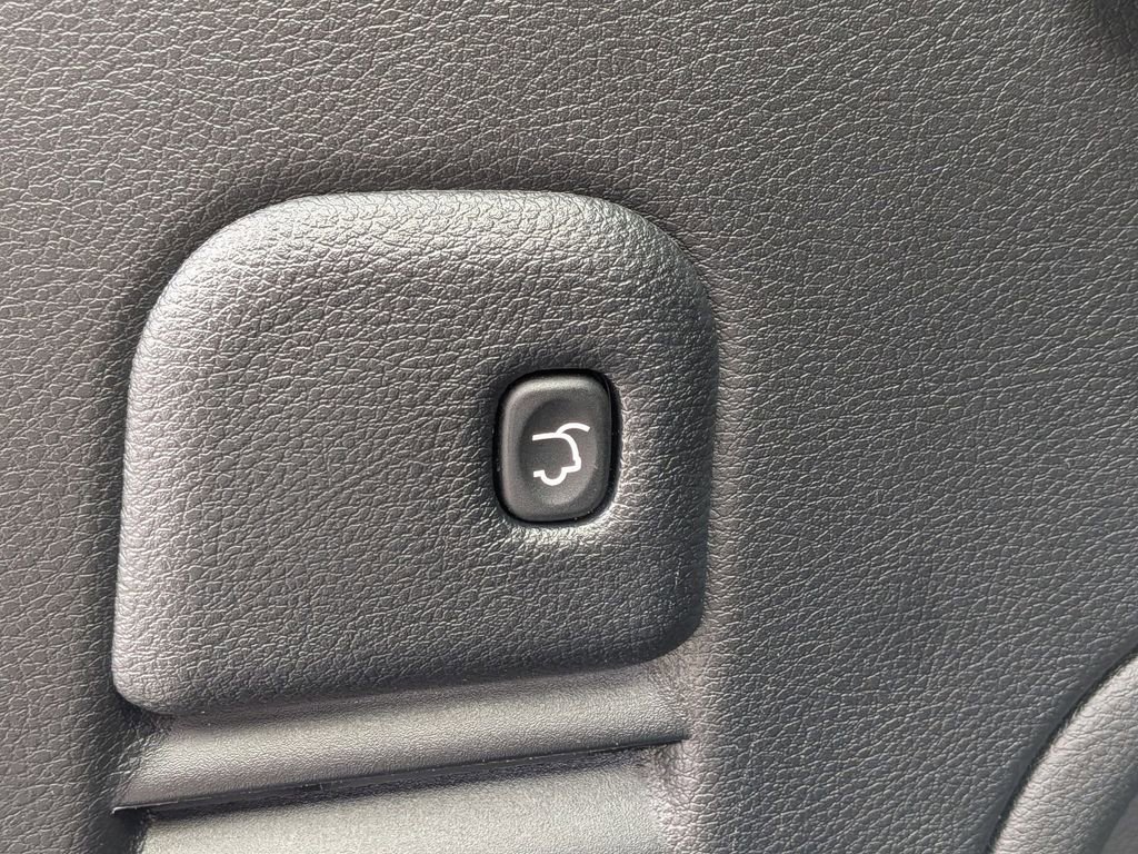 Used 2022 Jeep Grand Cherokee Laredo X image 6