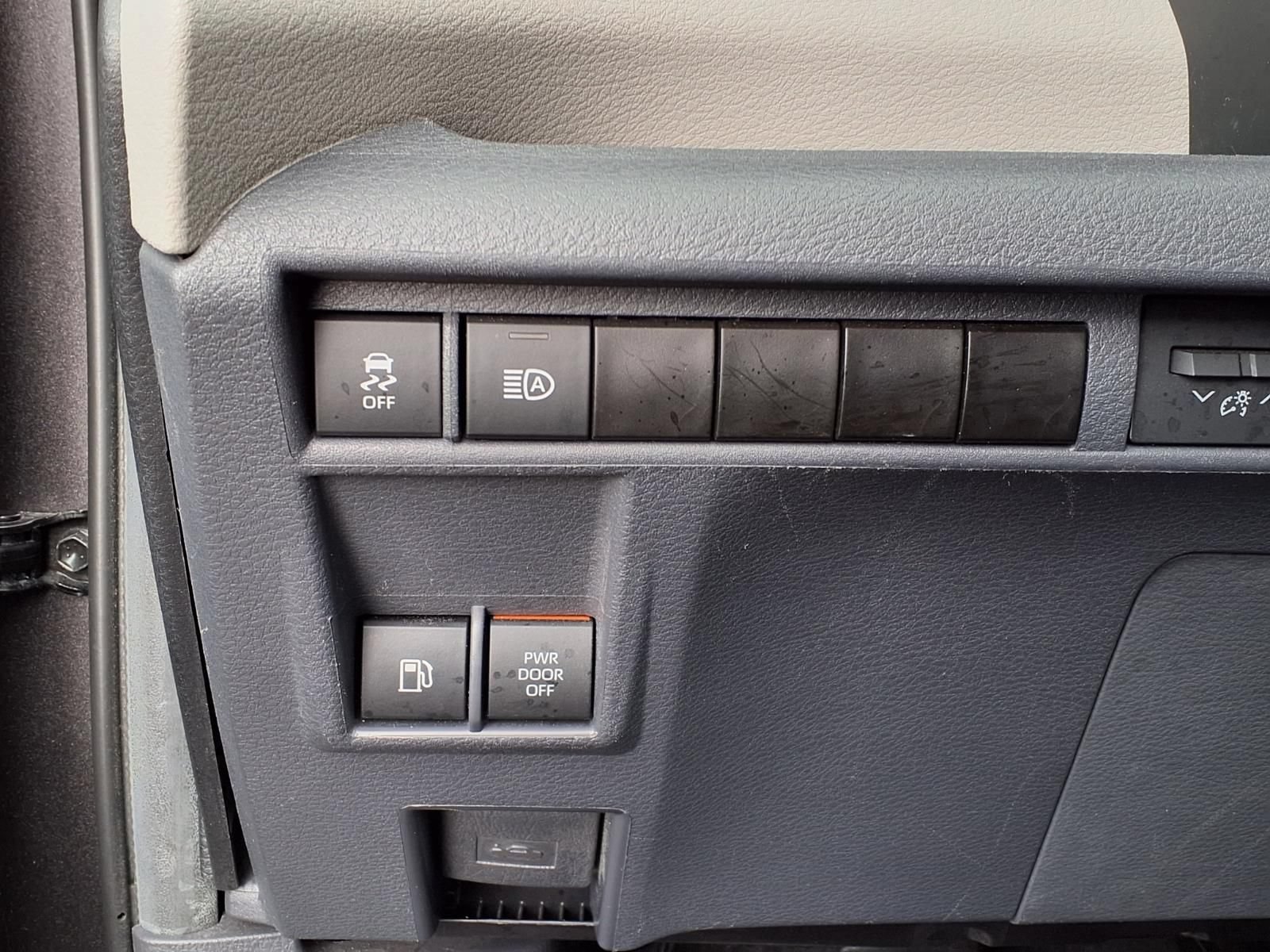 Certified 2023 Toyota Sienna LE FWD image 24