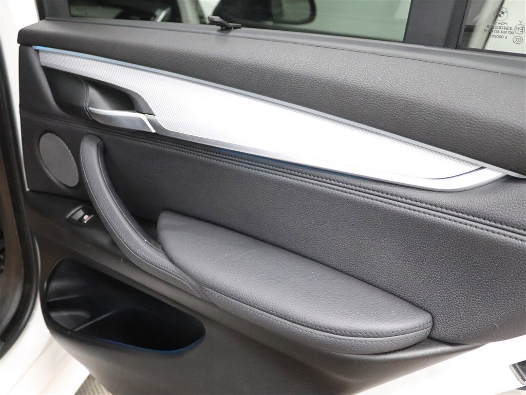 Used 2017 BMW X5 xDrive50i AWD/4WD image 28