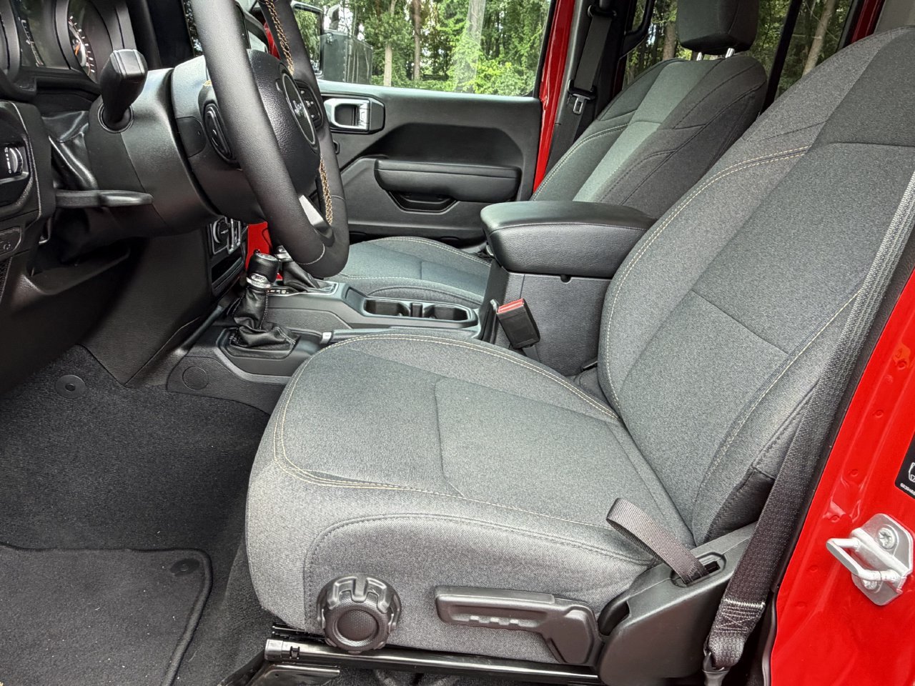 Used 2024 Jeep Wrangler Unlimited Sport AWD/4WD image 21