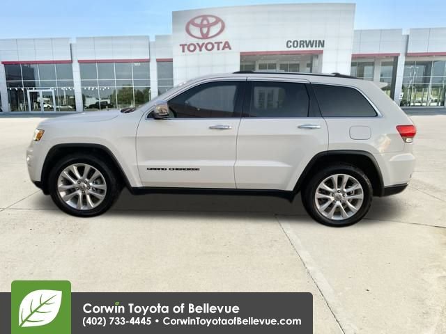 Used 2017 Jeep Grand Cherokee Limited w/ Luxury Group II image 2