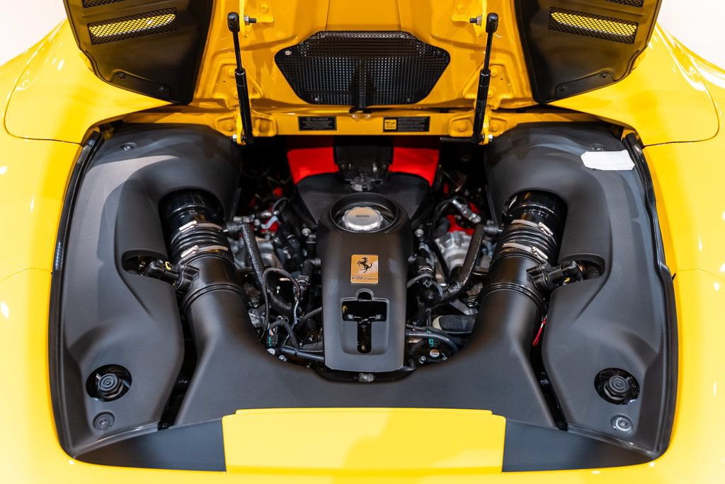 Certified 2021 Ferrari F8 Tributo RWD image 14