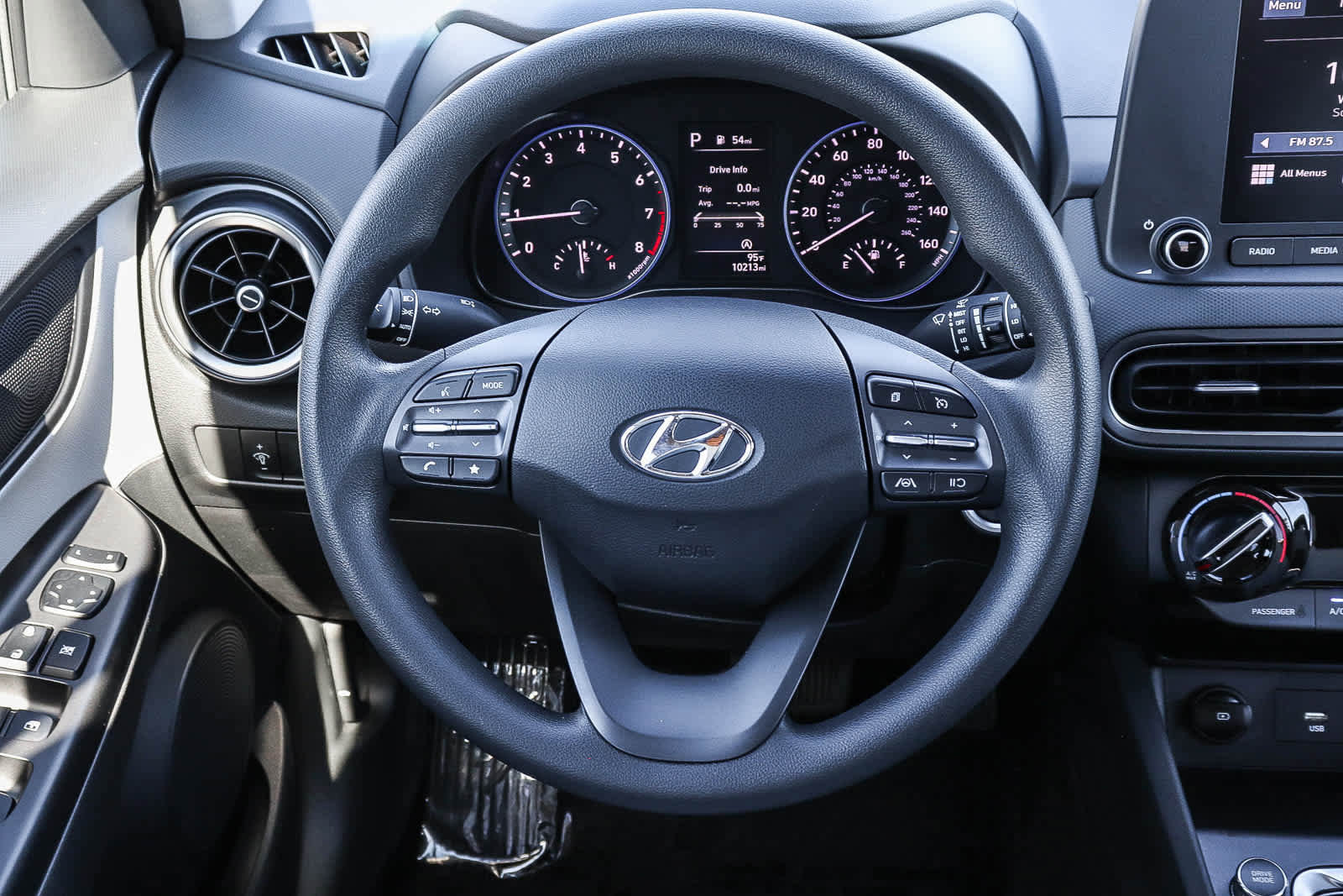 Used 2023 Hyundai Kona SEL w/ Cargo Package image 17