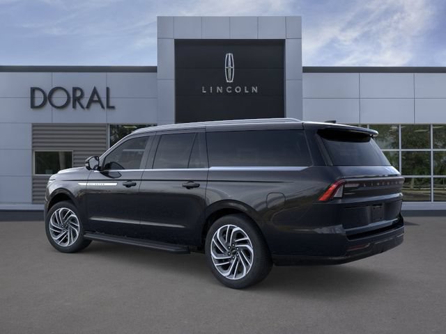 New 2026 Lincoln Navigator L Premier AWD/4WD image 4