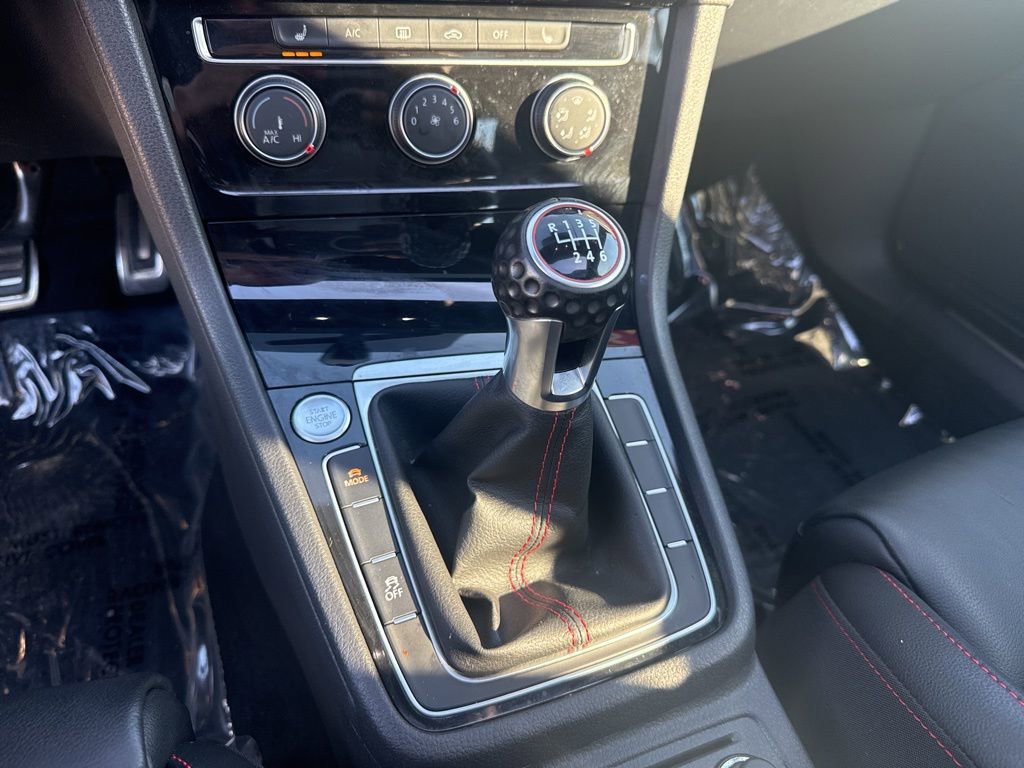 Used 2019 Volkswagen GTI SE image 21