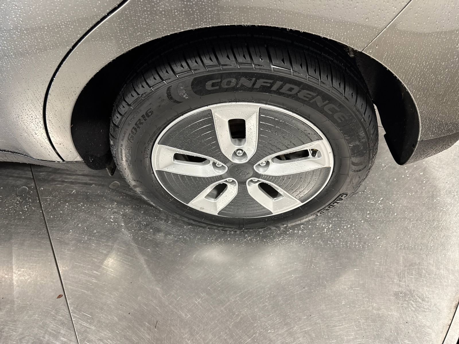Used 2018 Kia Soul EV + FWD image 12
