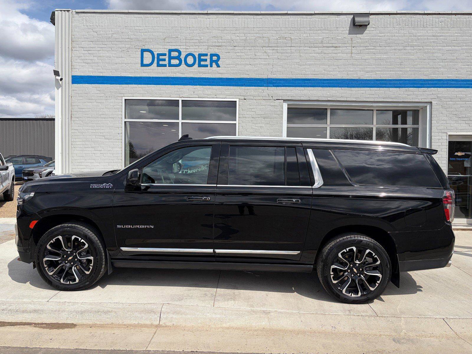 Used 2023 Chevrolet Suburban High Country AWD/4WD image 2