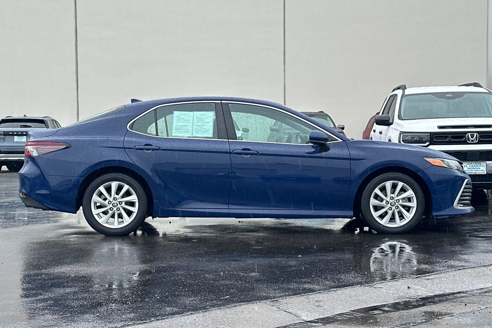 Used 2023 Toyota Camry LE image 2