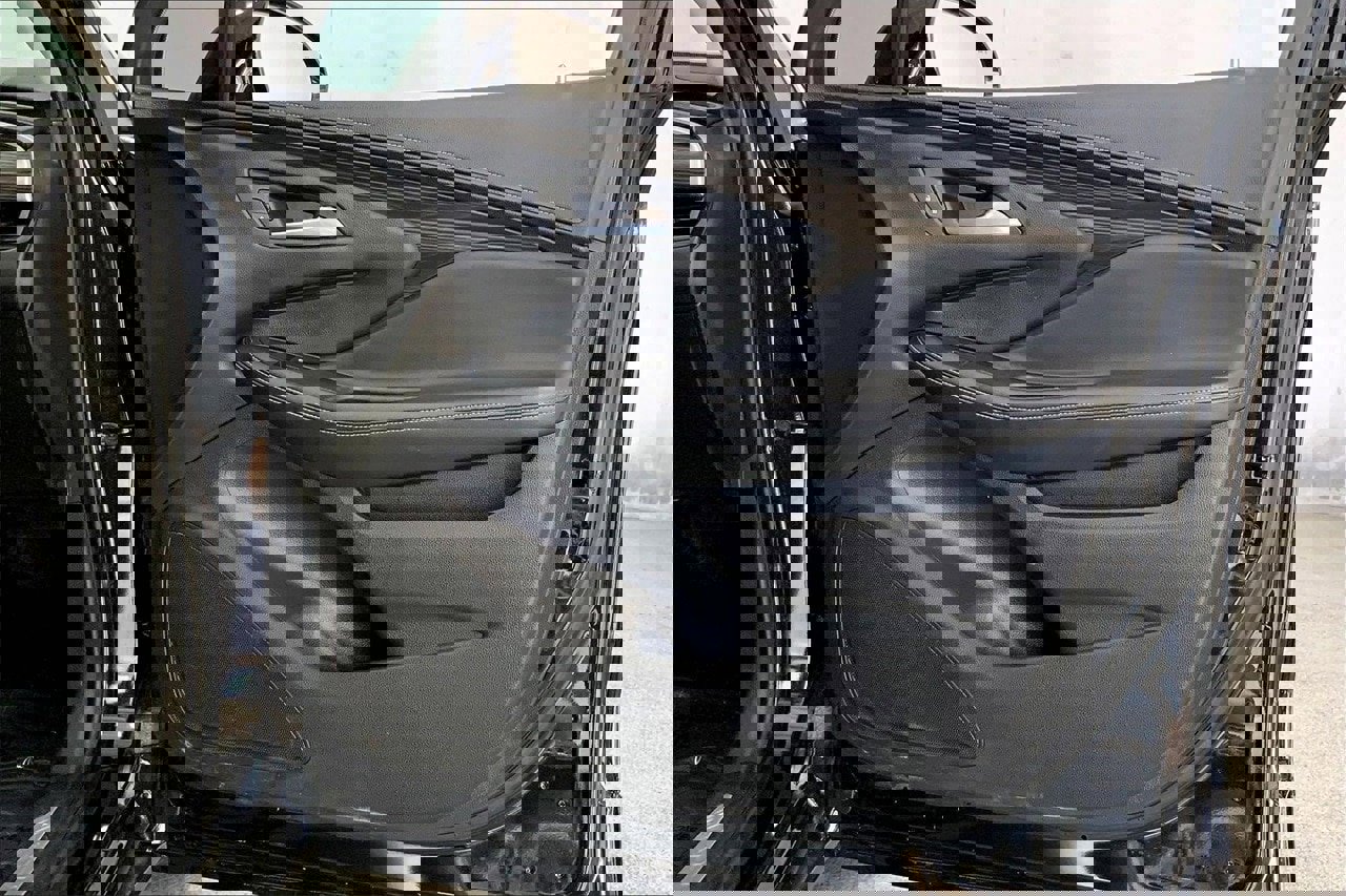 Used 2020 Buick Envision Essence w/ Experience Buick Package image 26