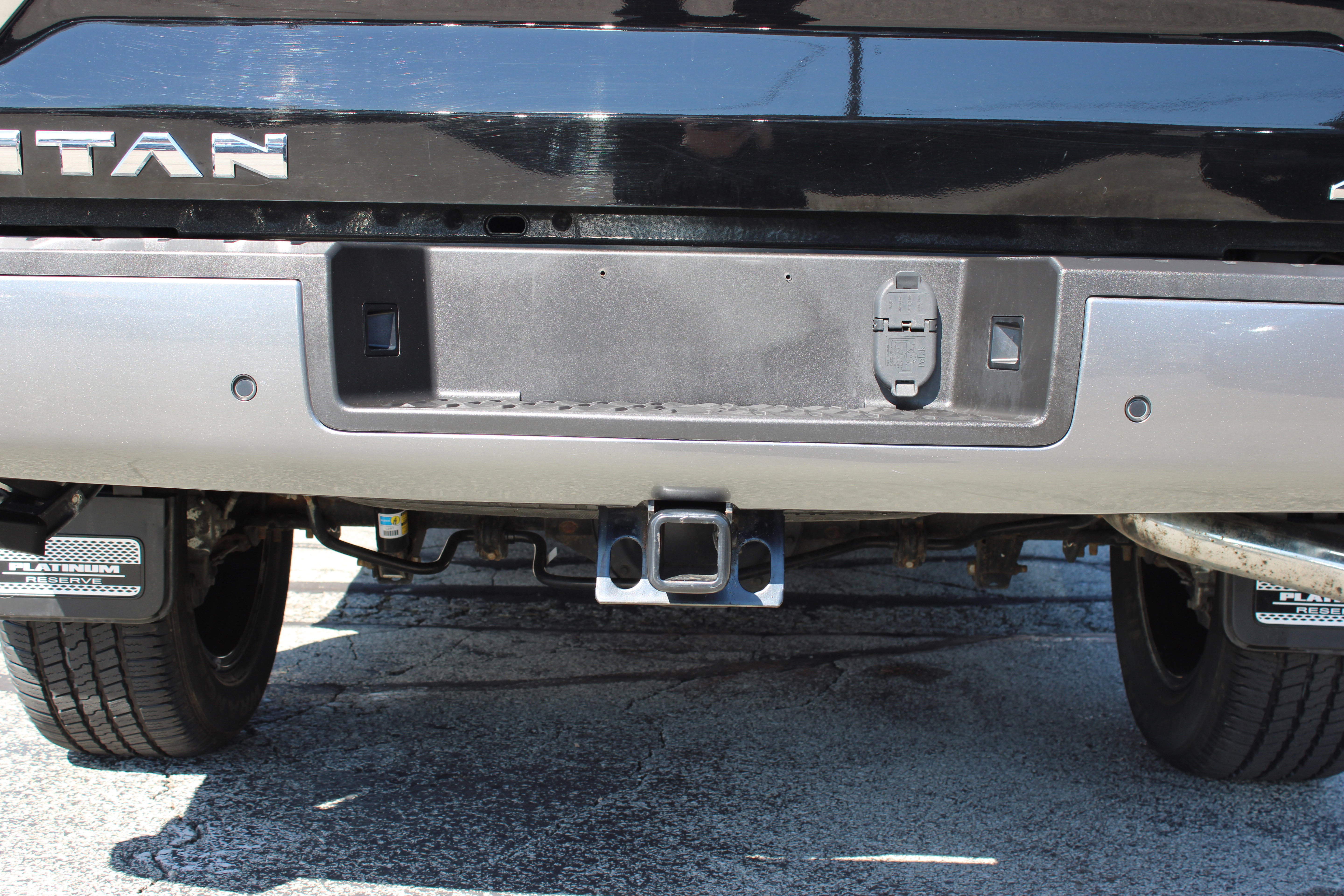 Certified 2023 Nissan Titan Platinum Reserve w/ Moonroof Package image 6