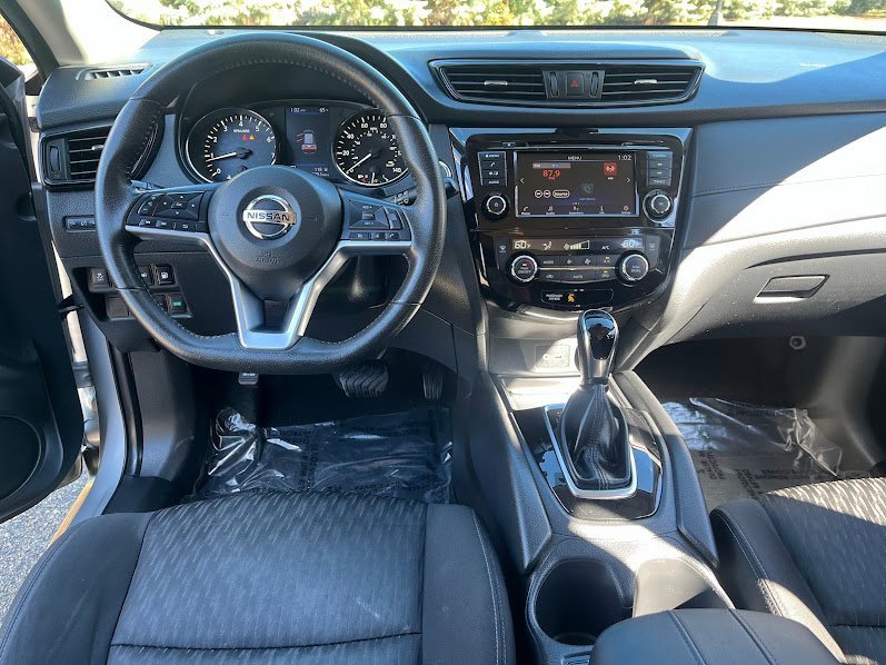 Used 2020 Nissan Rogue SV image 19