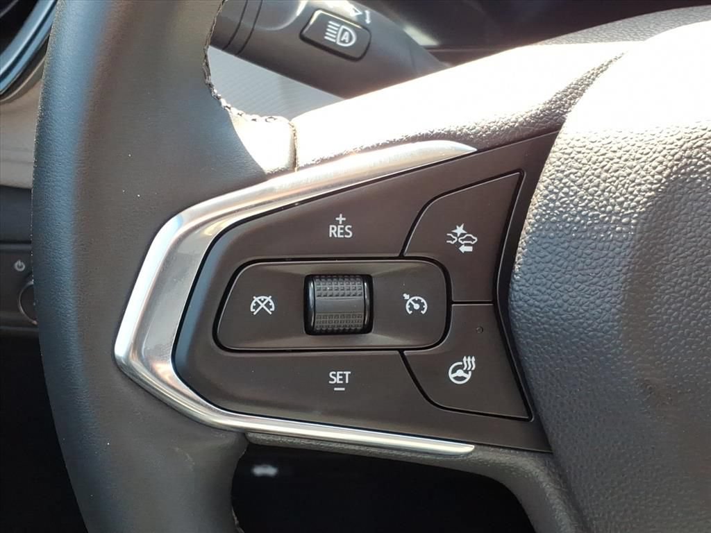 Used 2024 Chevrolet TrailBlazer LT w/ LT Cold Weather Package AWD/4WD image 21