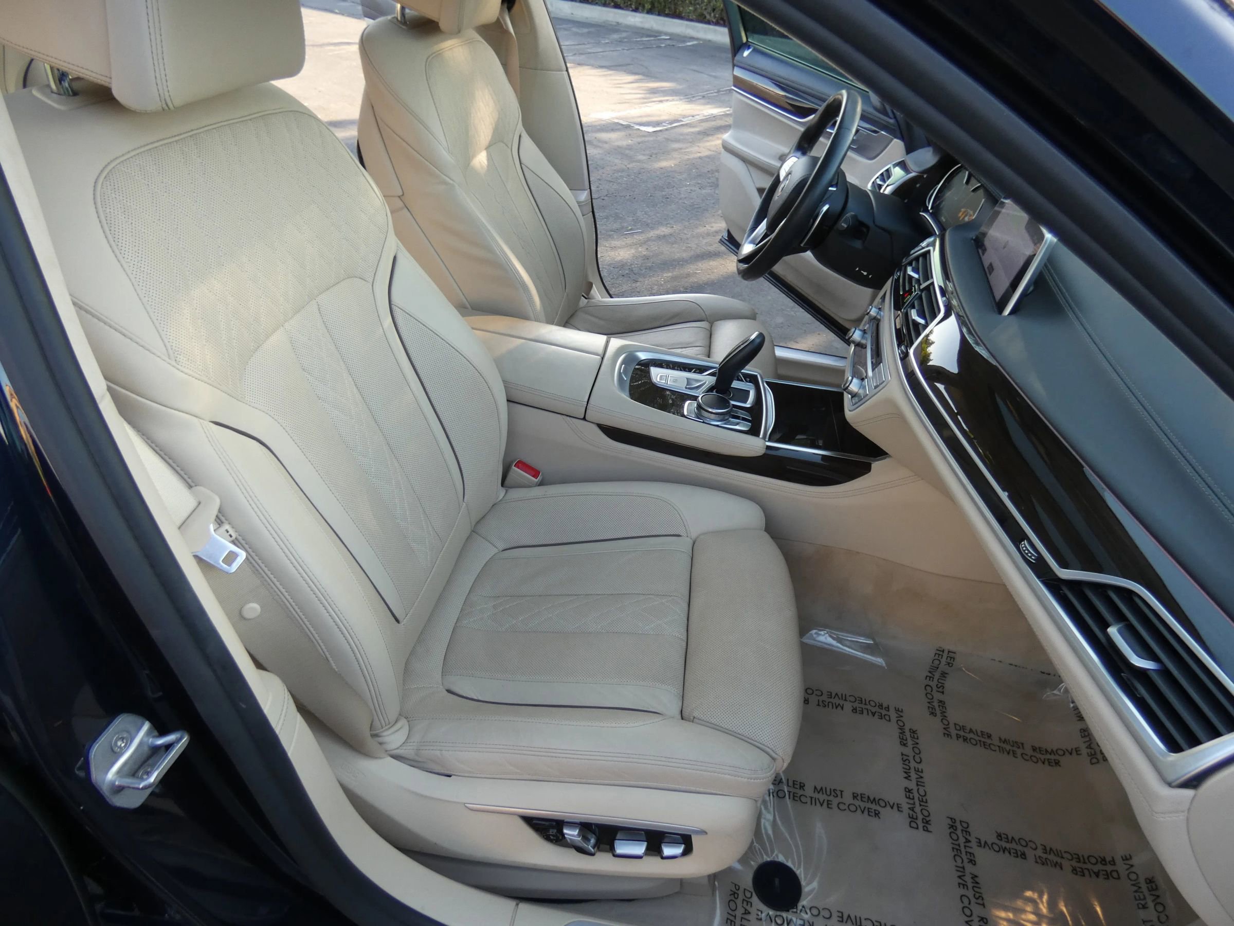 Used 2016 BMW 750i xDrive image 30