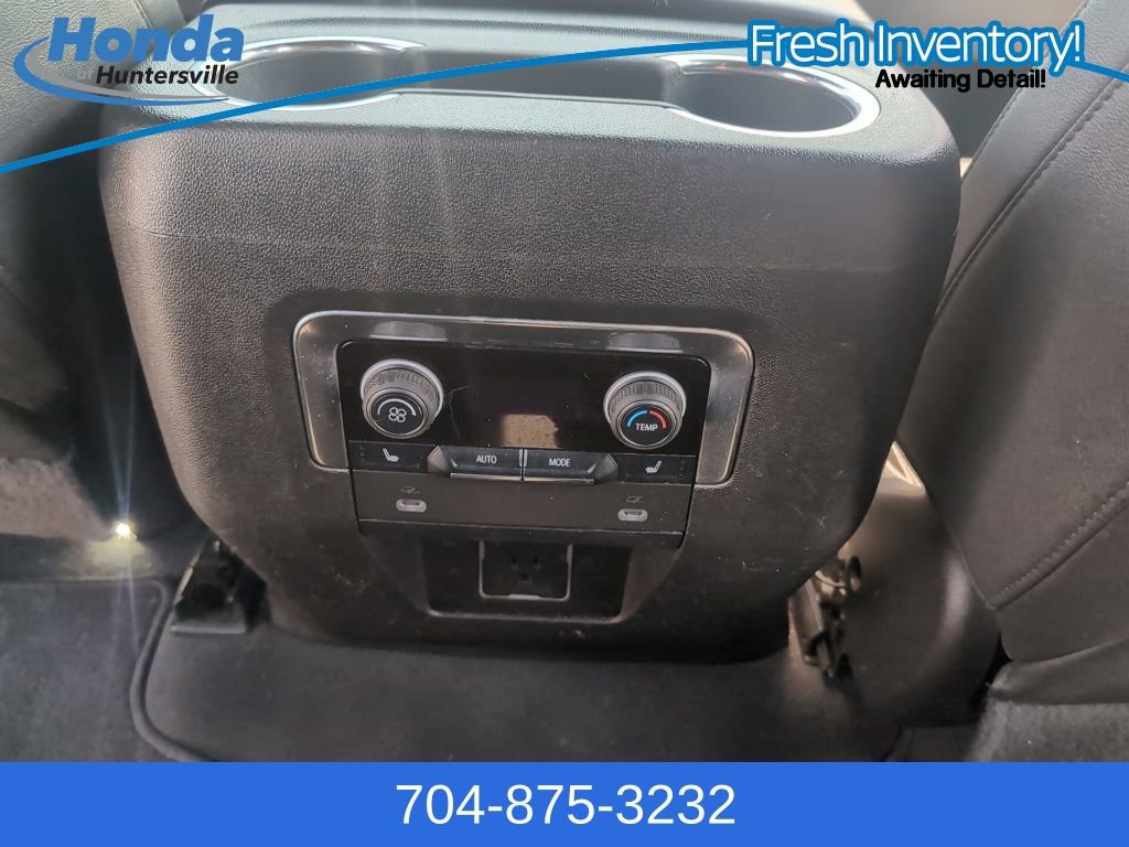 Used 2022 Chevrolet Tahoe Z71 w/ Luxury Package image 19