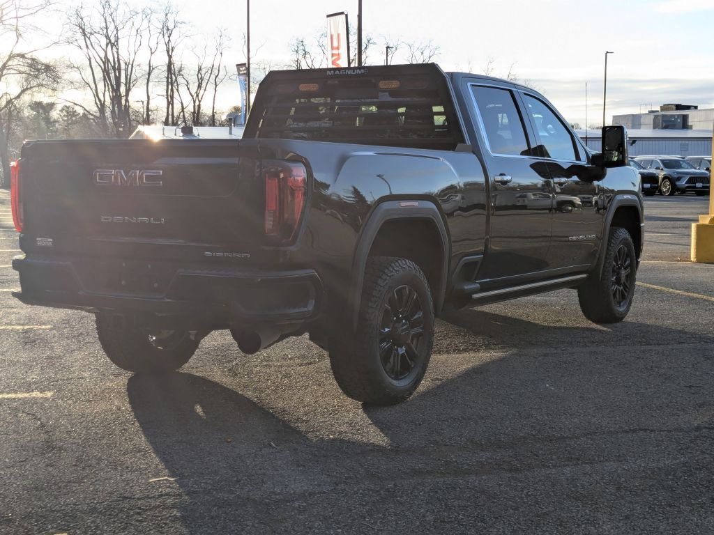 Certified 2022 GMC Sierra 3500 Denali w/ Denali Black Diamond Edition image 7