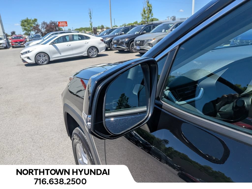 Used 2025 Toyota RAV4 XLE AWD/4WD image 36
