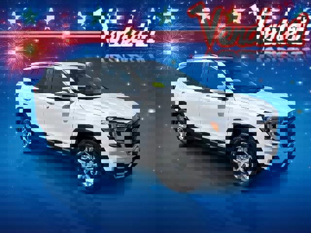 Certified 2023 GMC Terrain SLE w/ Driver Convenience Package image 3