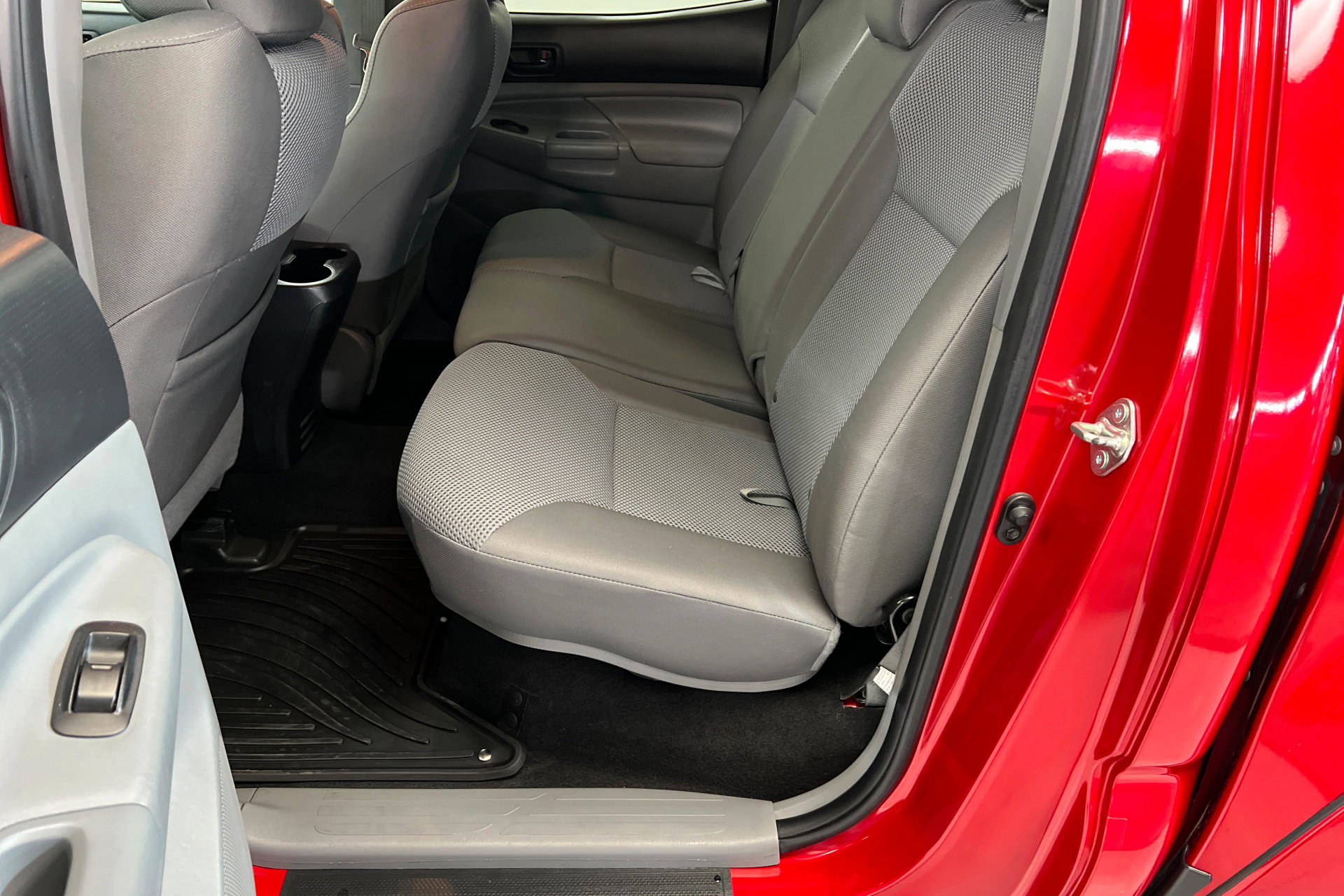 Used 2014 Toyota Tacoma w/ TRD Off-Road Package image 21