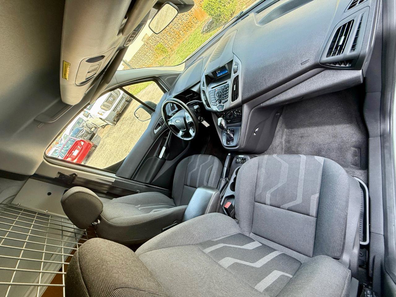 Used 2018 Ford Transit Connect XLT FWD image 26