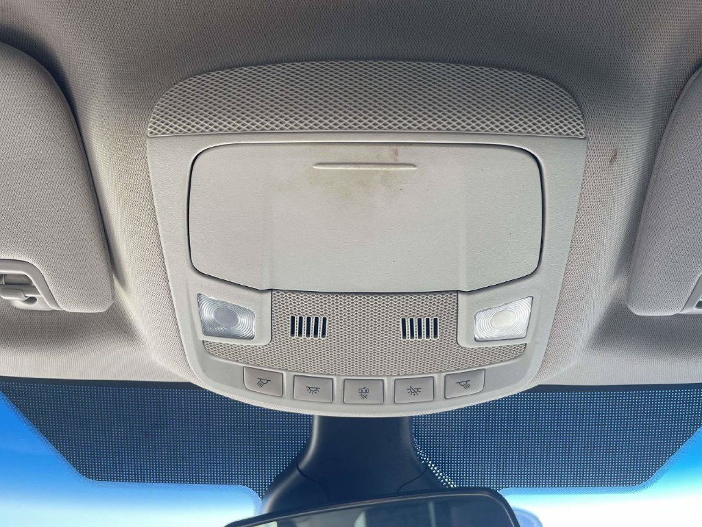 Used 2020 Ford Edge SE FWD image 27
