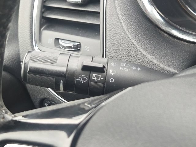 Used 2015 Chrysler Town & Country S FWD image 38