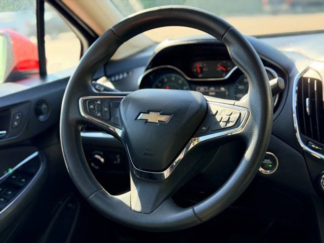Used 2017 Chevrolet Cruze LT w/ Convenience Package FWD image 21