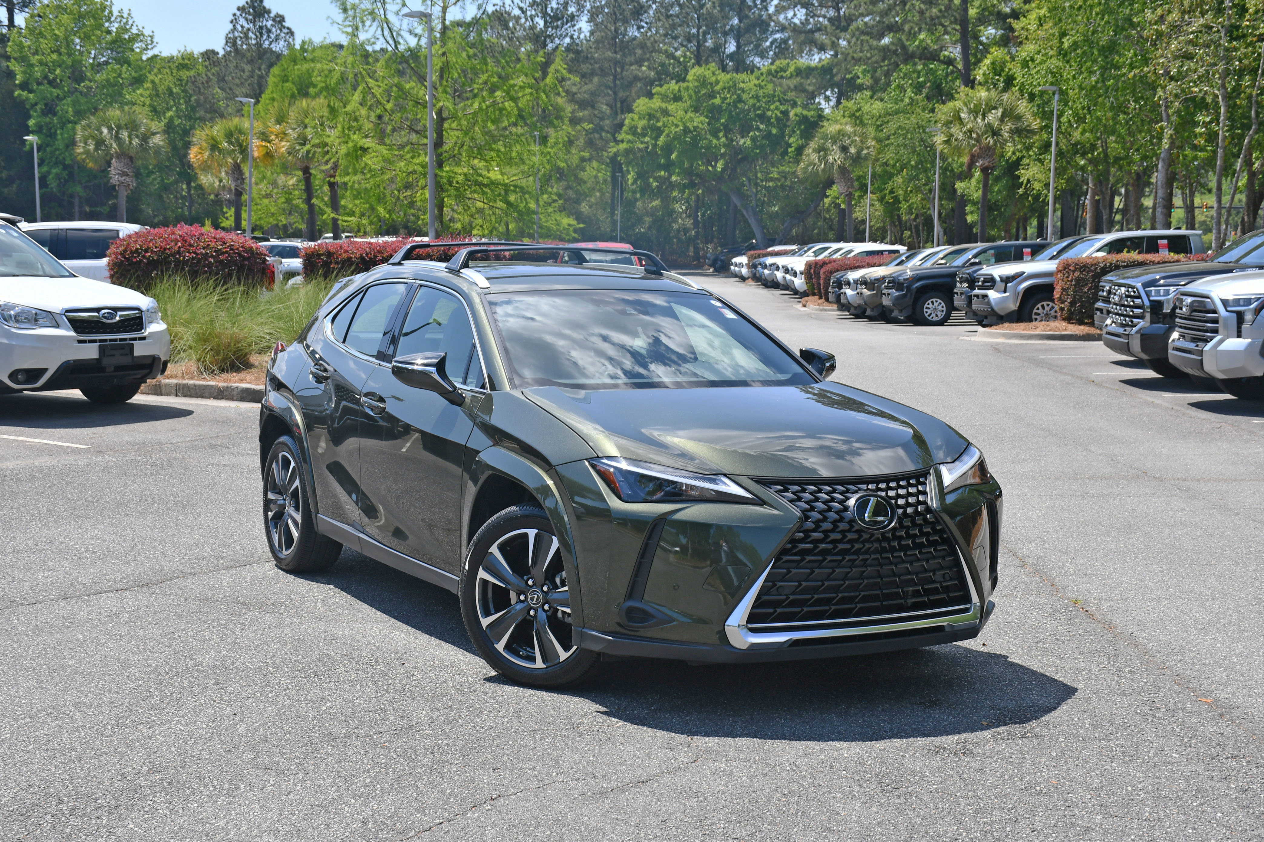 Used 2023 Lexus UX 250h FWD w/ Accessory Package (Z2) image 6
