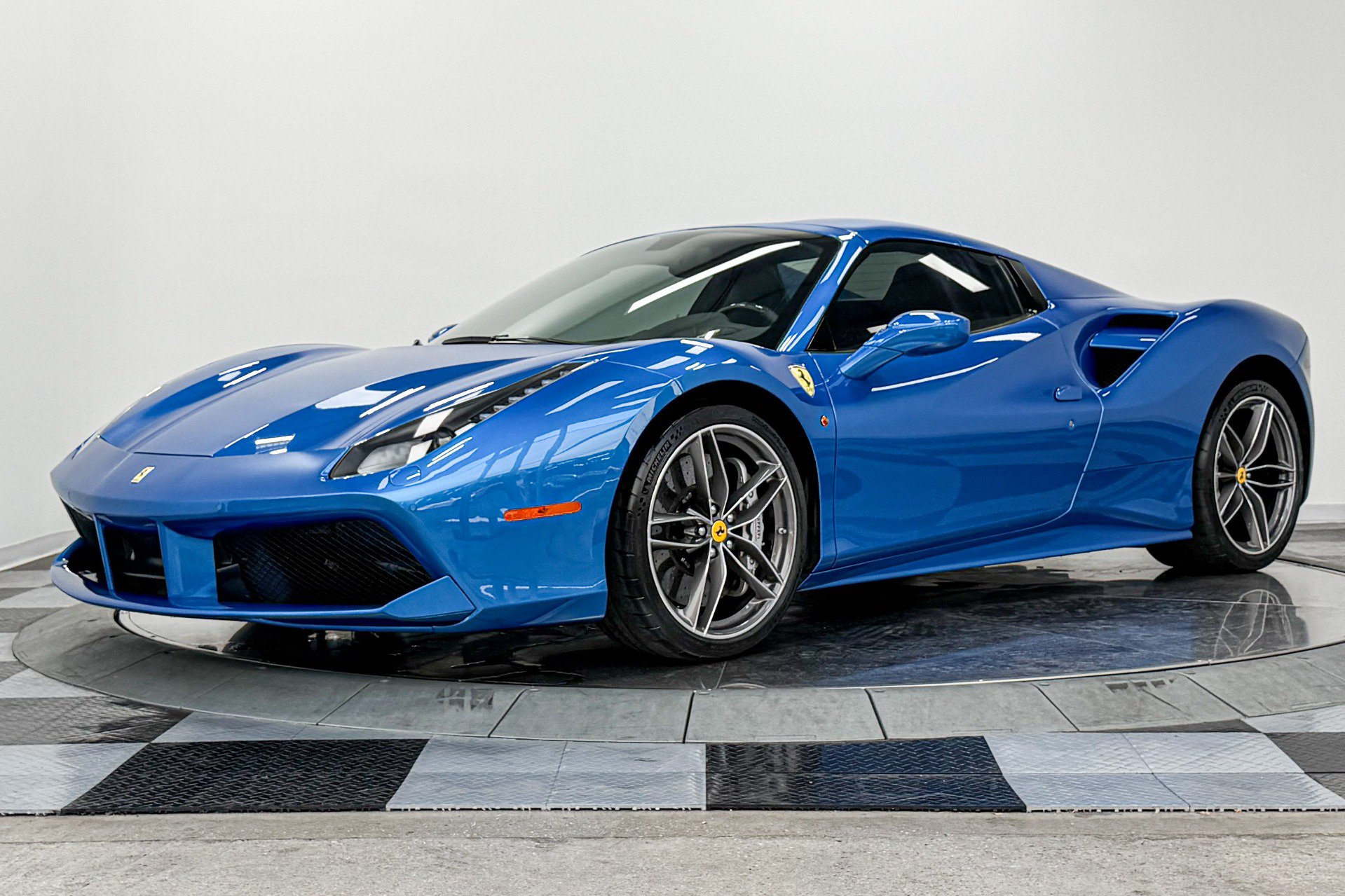 Used 2018 Ferrari 488 Spider RWD image 29