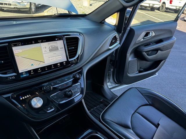 Used 2024 Chrysler Pacifica Limited w/ S Appearance Package AWD/4WD image 25
