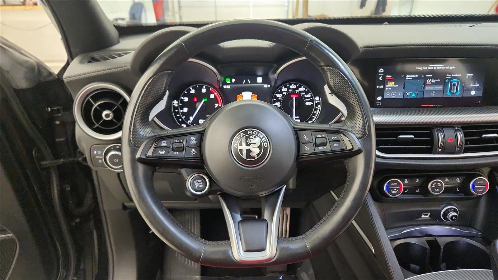 Used 2022 Alfa Romeo Stelvio Veloce AWD/4WD image 34