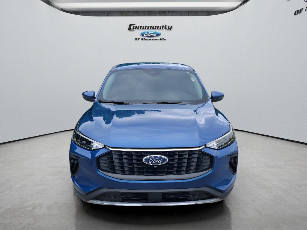 Used 2023 Ford Escape Active w/ Tech Pack #2 AWD/4WD image 2