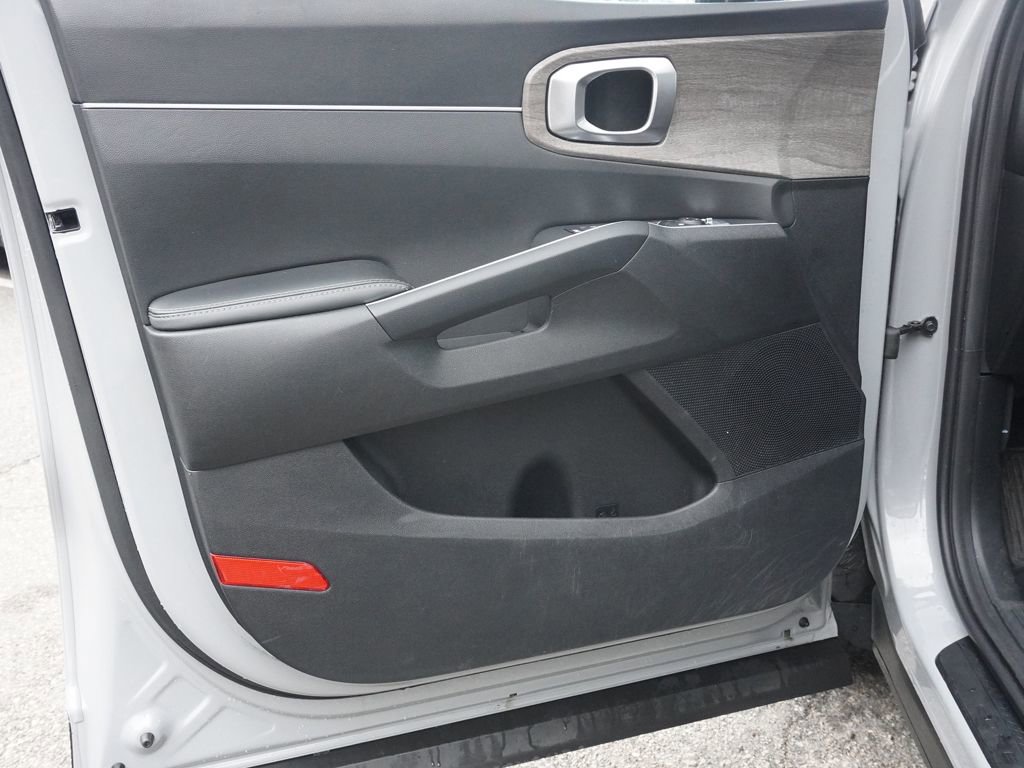 Used 2023 Kia Sorento EX image 23