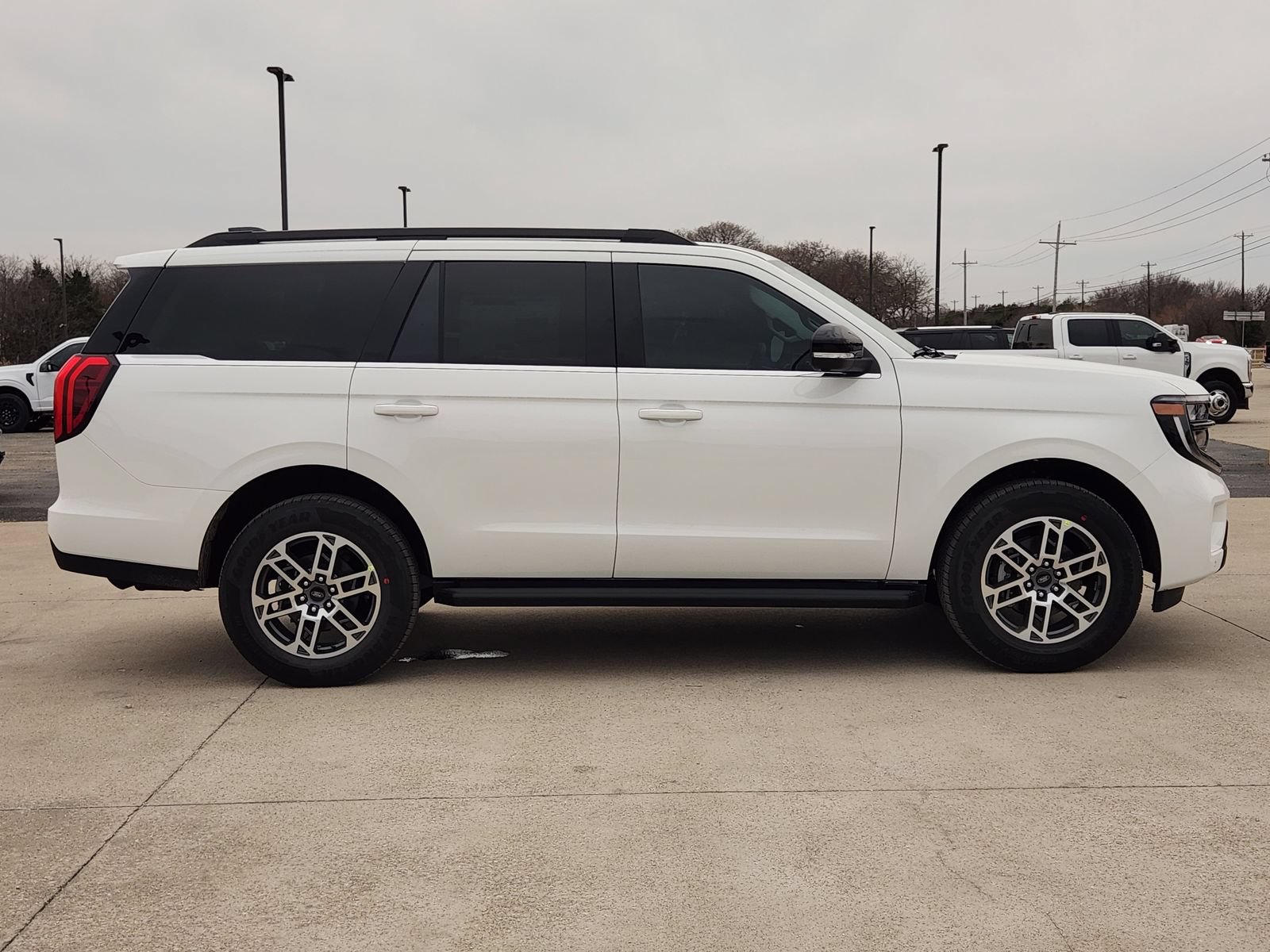New 2026 Ford Expedition Active RWD image 7