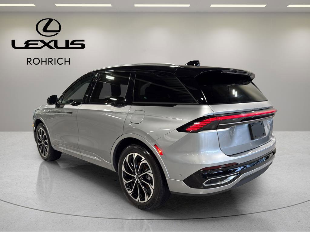 Used 2024 Lincoln Nautilus Reserve image 8