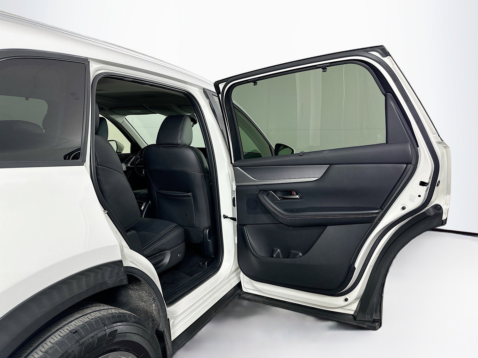 Used 2024 MAZDA CX-90 3.3 Turbo w/ Preferred Plus image 32