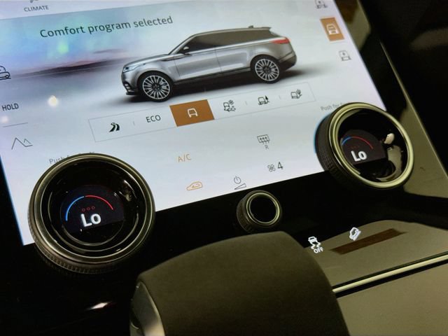 Certified 2023 Land Rover Range Rover Velar R-Dynamic S AWD/4WD image 18