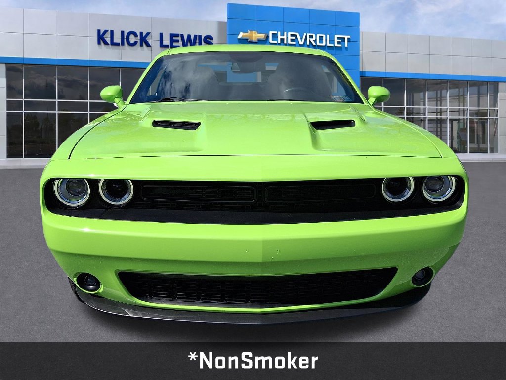 Used 2023 Dodge Challenger SXT w/ Blacktop Package AWD/4WD image 2