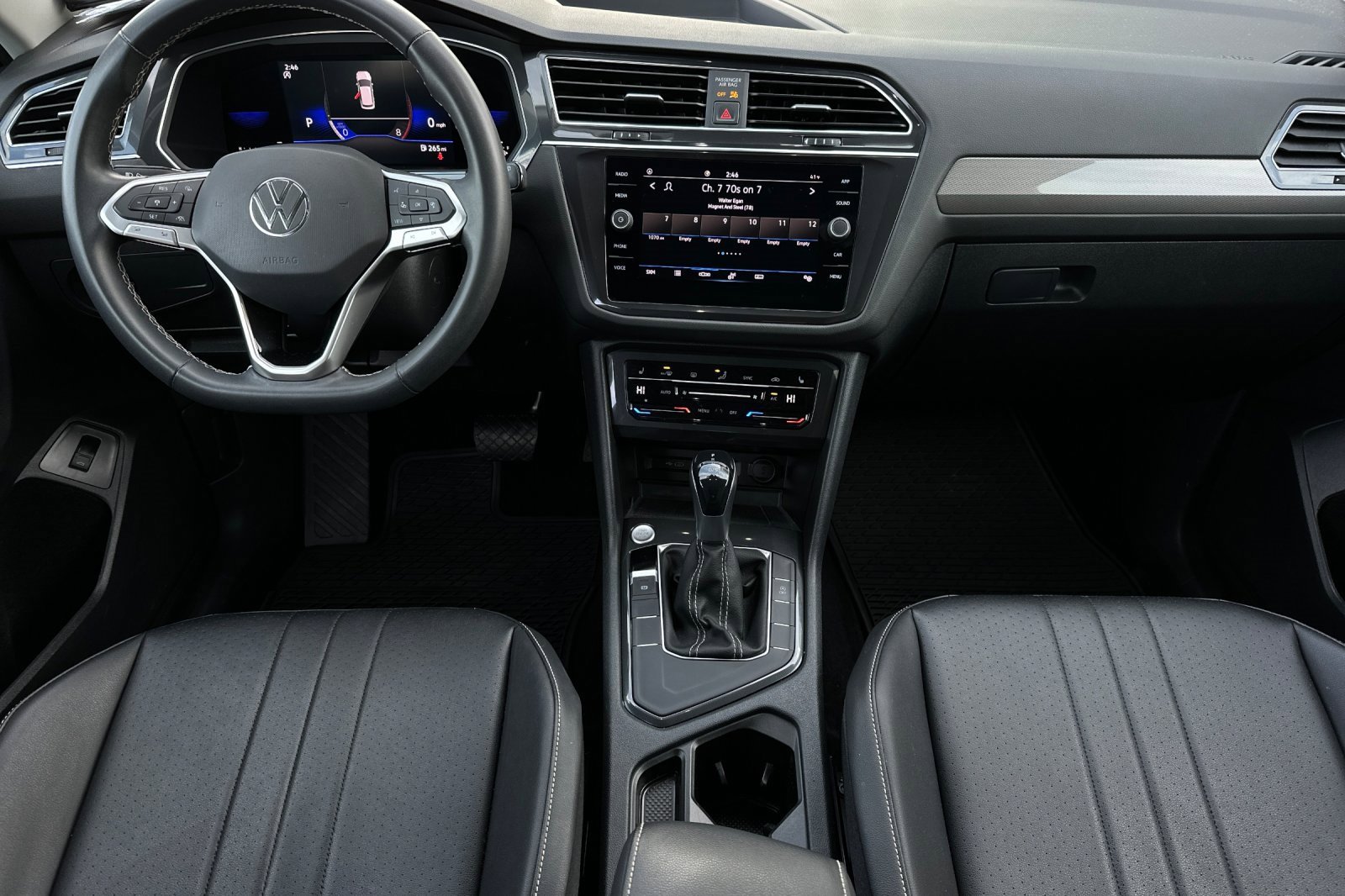 Used 2022 Volkswagen Tiguan SE image 14