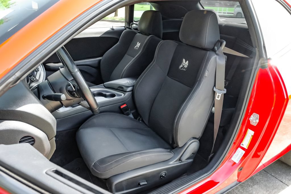 Used 2016 Dodge Challenger R/T Scat Pack RWD image 33