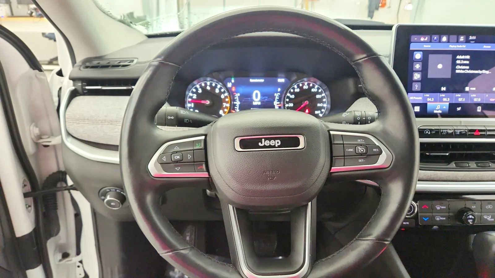 Used 2022 Jeep Compass Latitude image 27