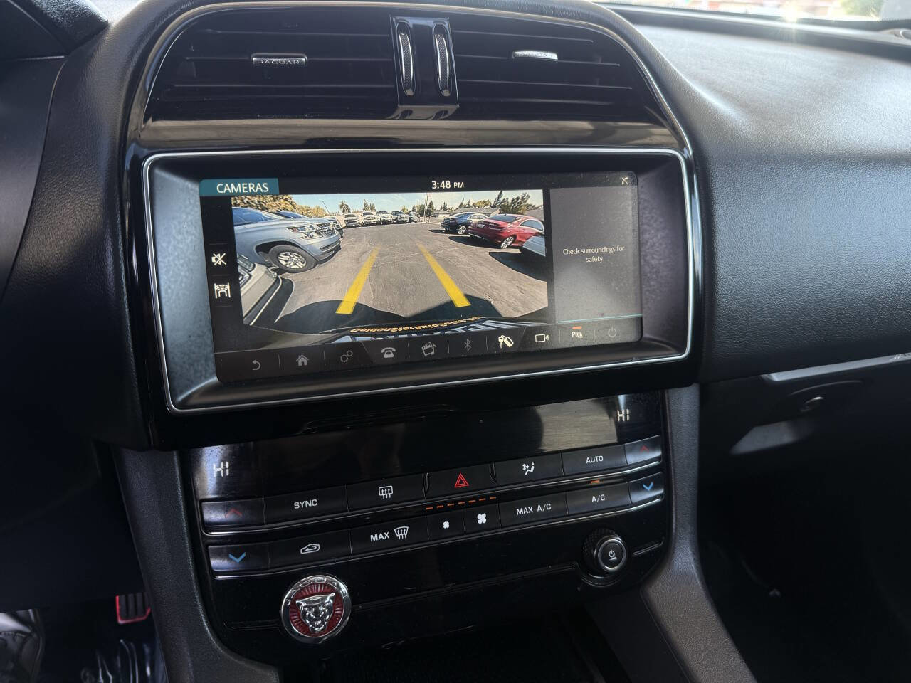 Used 2019 Jaguar F-PACE Premium image 27