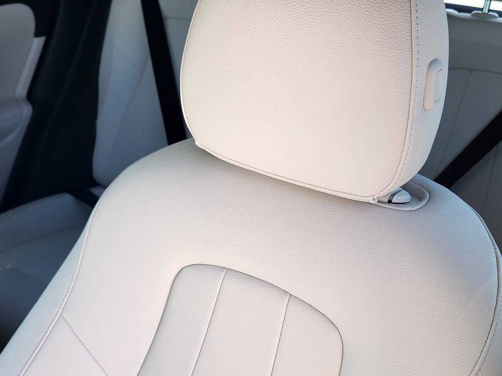 Used 2025 Mercedes-Benz GLA 250 4MATIC image 14