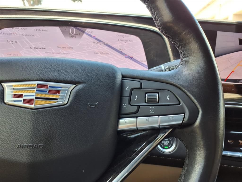 Used 2024 Cadillac Escalade Premium Luxury AWD/4WD image 29