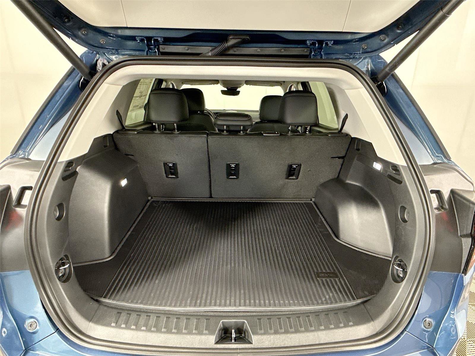 New 2026 GMC Terrain Denali w/ LPO, Floor Liner Package AWD/4WD image 20