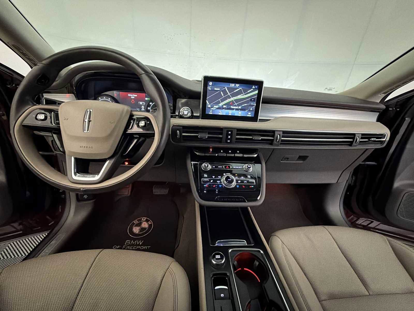 Used 2020 Lincoln Corsair AWD w/ Premium Package image 16