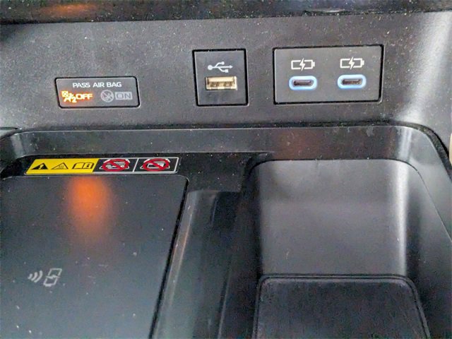 Used 2025 Toyota Camry SE image 21