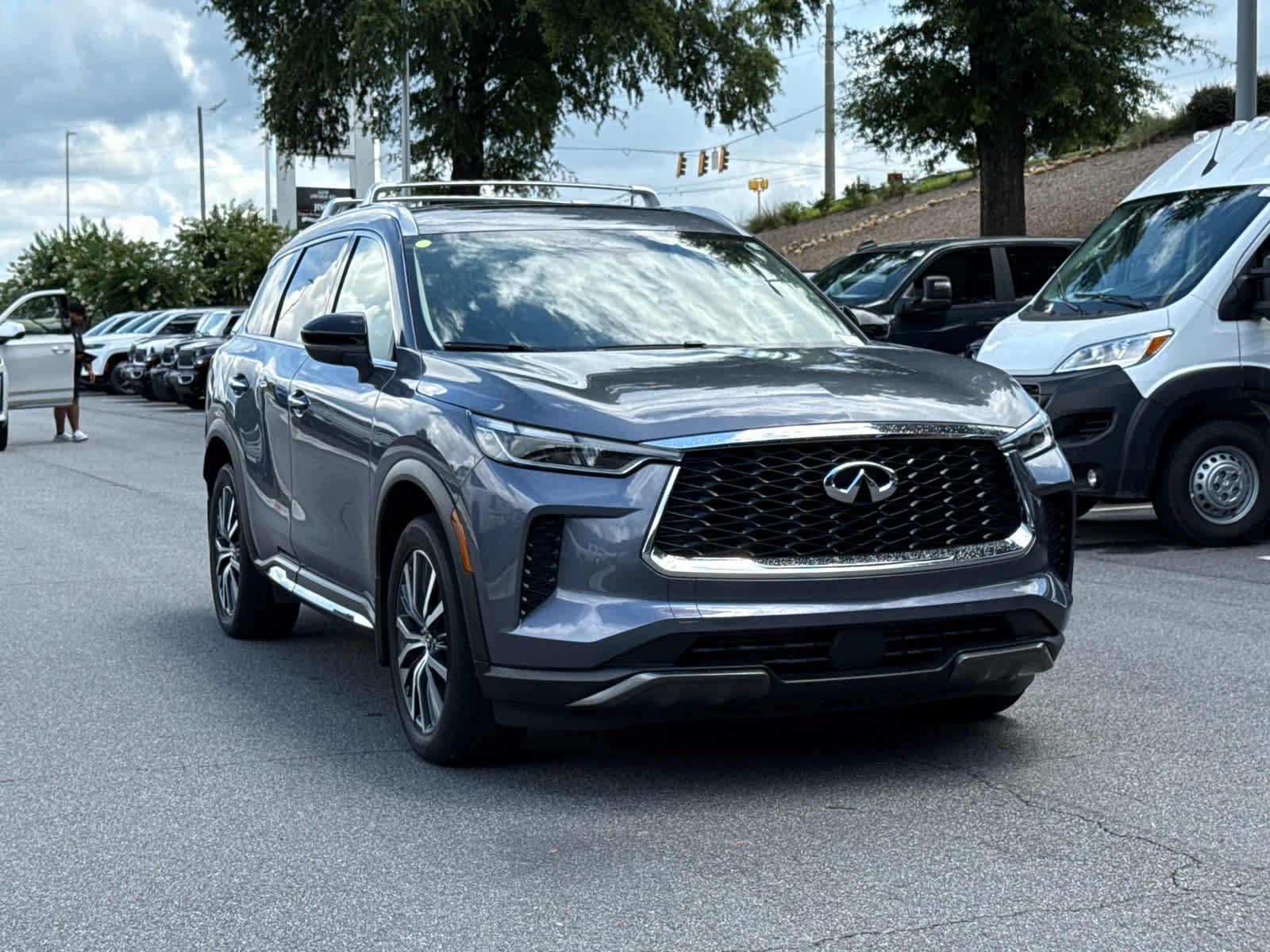 Used 2025 INFINITI QX60 Sensory AWD/4WD image 2