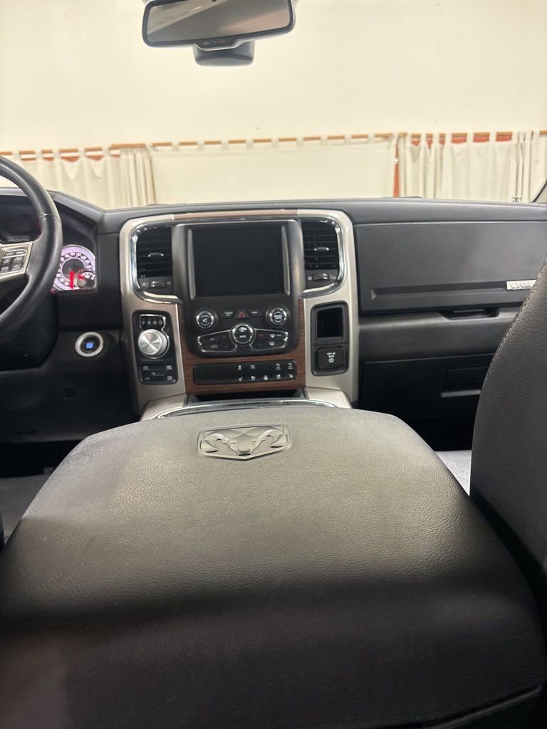 Used 2018 RAM 1500 Laramie w/ Convenience Group AWD/4WD image 19